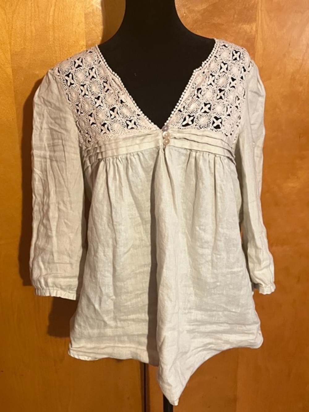 Malvin Hamburg Germany Linen Cream Crochet Yoke V-Neck Blouse